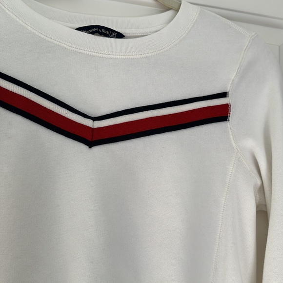 Cropped Abercrombie Sweatshirt - Picture 3 of 4